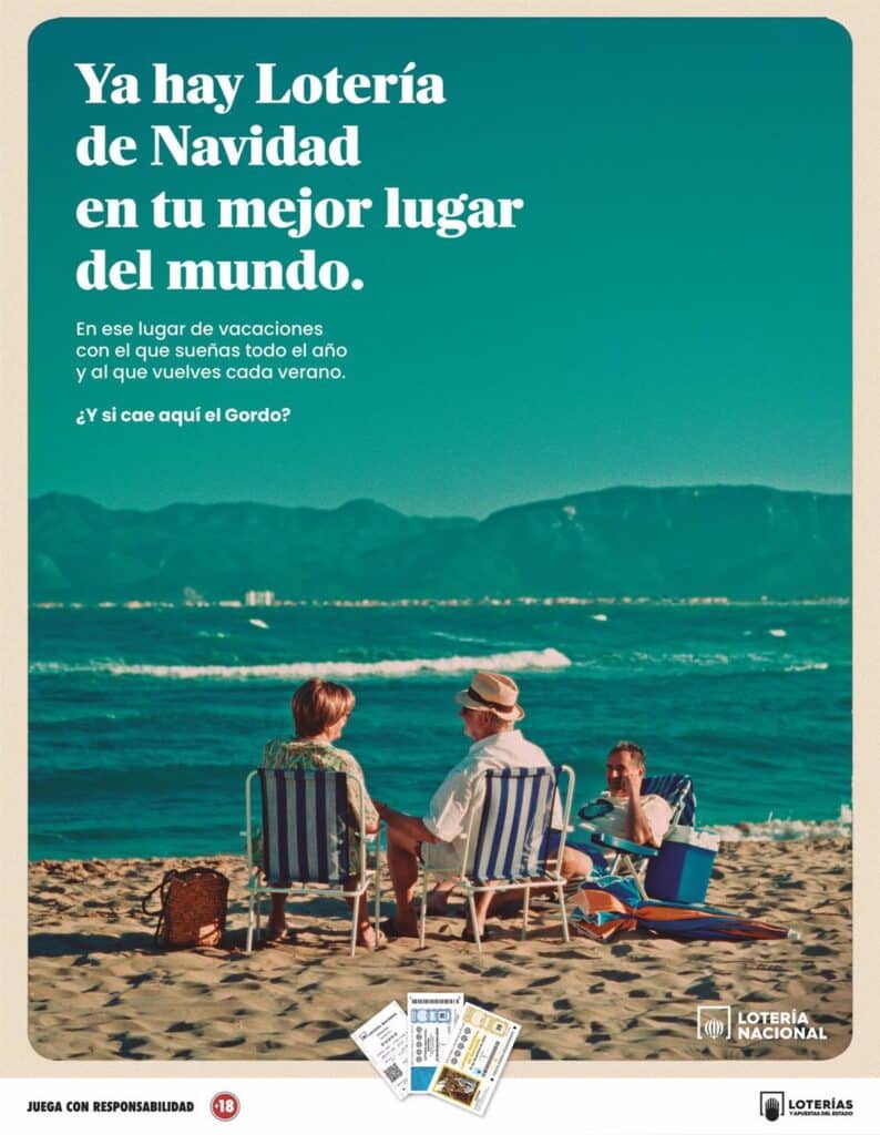 La playa de siempre o la plaza del pueblo protagonizan la campaña de verano de la Lotería de Navidad 2024