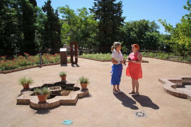 Milagros Tolón visita el Museo del Greco en Toledo y contempla cómo luce el renovado Jardín alto