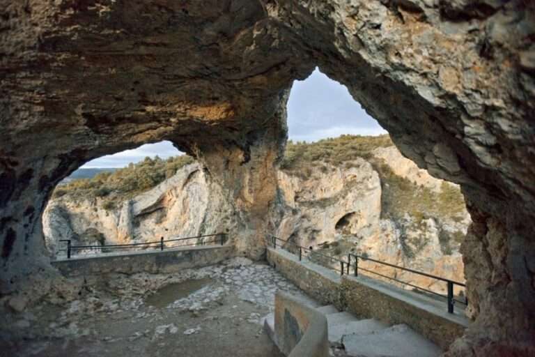 Herida una mujer tras sufrir una caída cuando hacía barranquismo en Villalba de la Sierra (Cuenca)