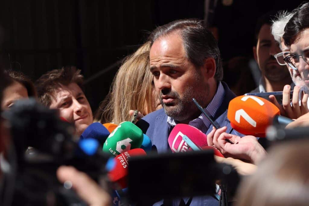 Núñez reclama explicaciones "contundentes" ante los "casos de corrupción" que llevarán a Sánchez a declarar como testigo