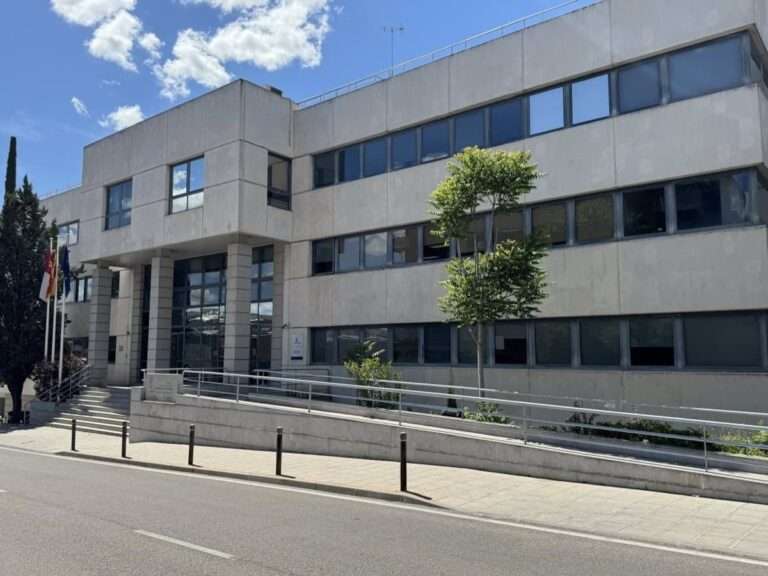Este martes entra en vigor el protocolo que refuerza la protección a empleadas de Junta víctimas de violencia de género