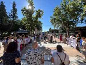 El recuerdo de los tres asesinados en Las Pedroñeras centra la concentración contra violencia de género de Toledo
