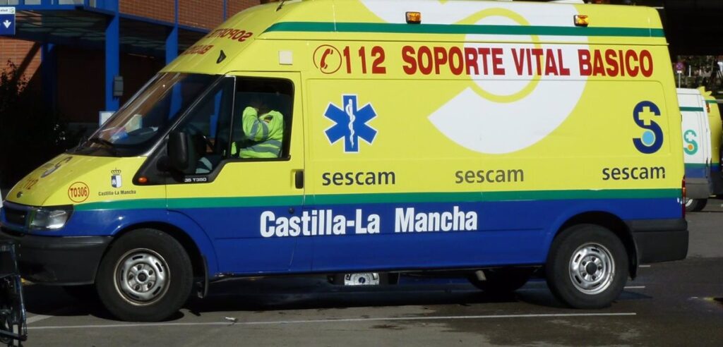 Un hombre es trasladado al hospital tras ser golpeado con un hacha en una reyerta en Tomelloso