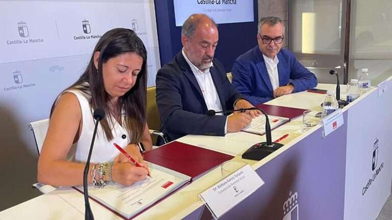 UCLM y Junta diseñarán un nuevo modelo de gestión de centros residenciales para mayores dependientes