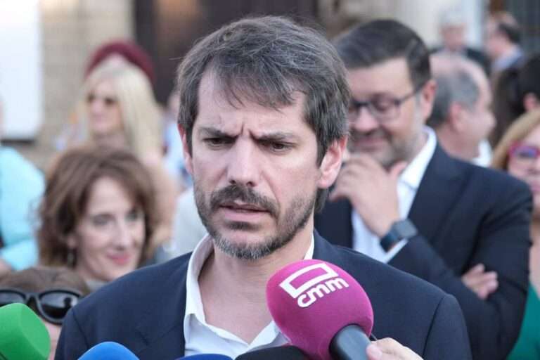 Urtasun asegura que ya hay un grupo de trabajo que estudia la reforma del INAEM y garantiza que está se hará