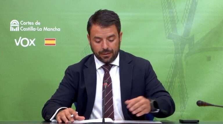 Vox anima a Page a "romper el carné del Partido Socialista" tras su rechazo al cuerdo de financiación anunciado por ERC