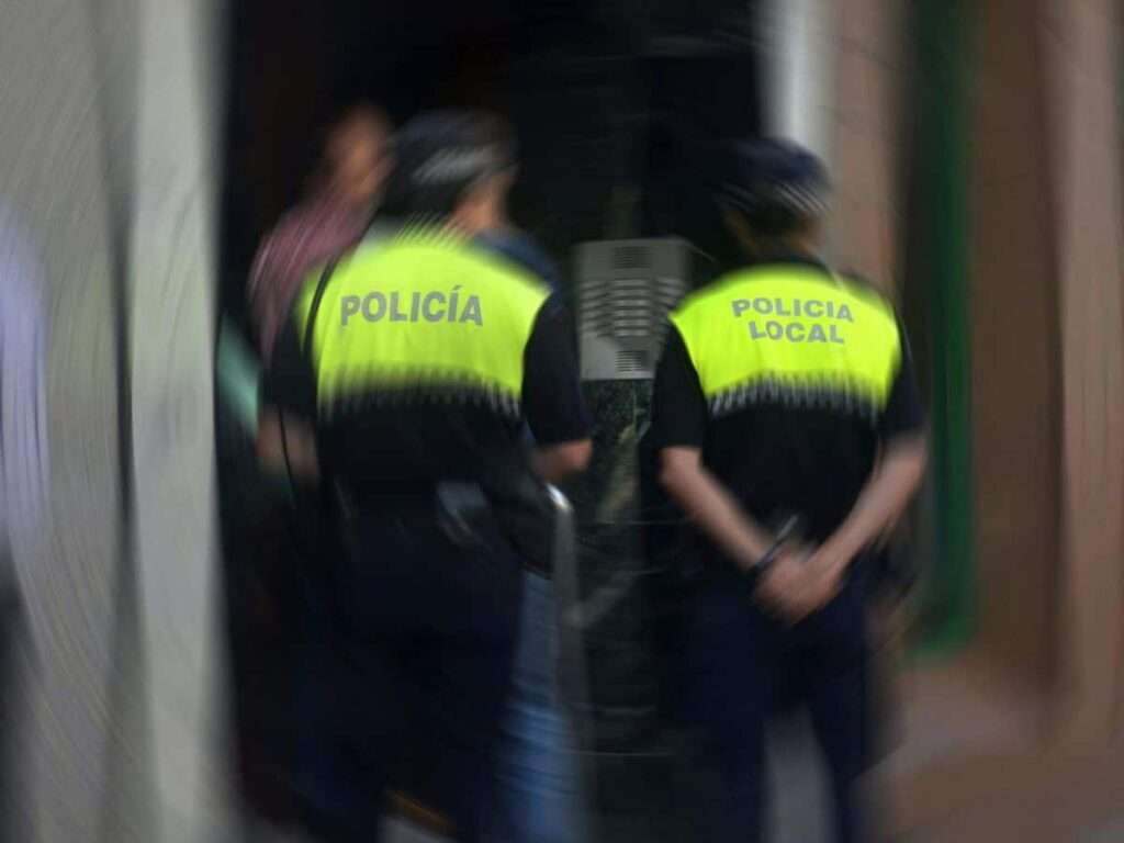 Condenan a trece años de prisión a individuo por abusos reiterados a su hijastra a lo largo de diez años 6