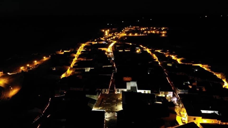 Almedina celebra su noveno festival Almedinamora iluminando sus calles con 20.000 velas 2
