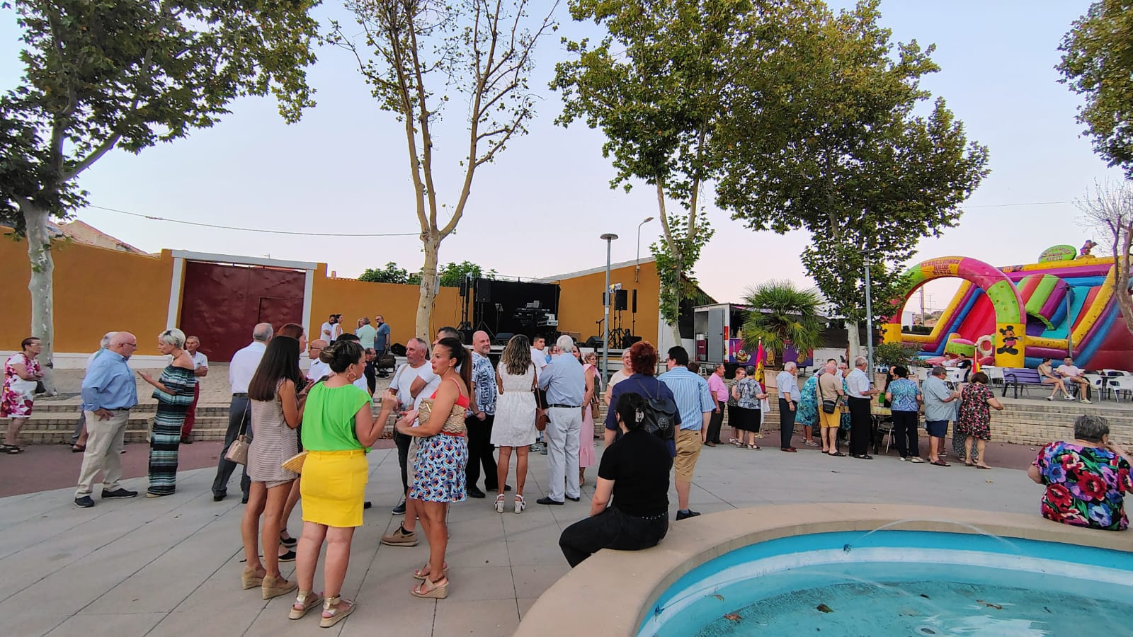 Participantes disfrutando en la Fiesta del Agua