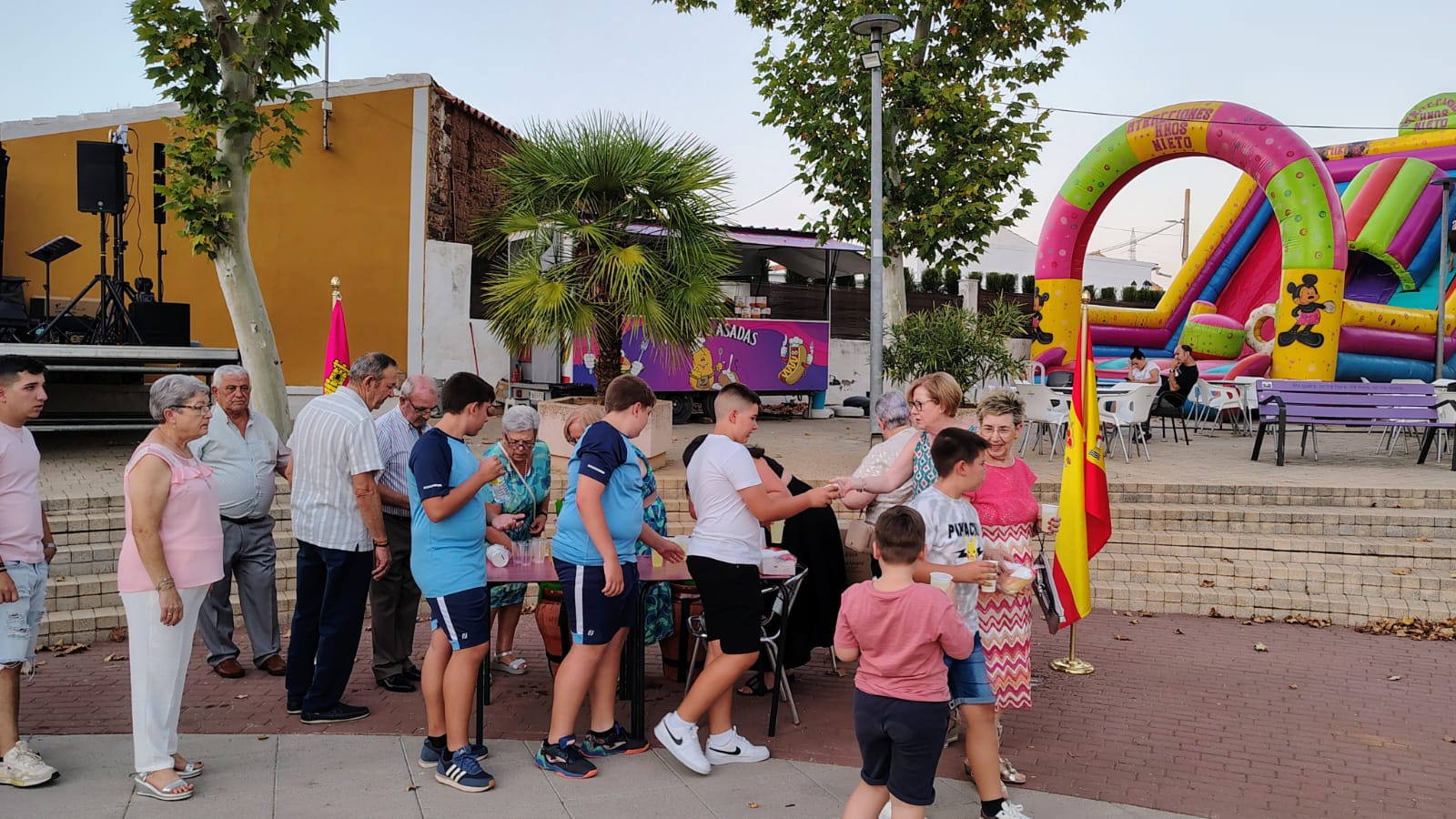 Fiesta de la espuma en la Aldea