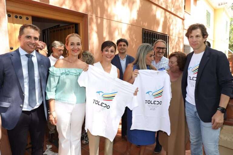 Ayuntamiento Toledo se arroga en presencia de Isabel Rodríguez el mérito de las obras de la Escuela de Educación Física