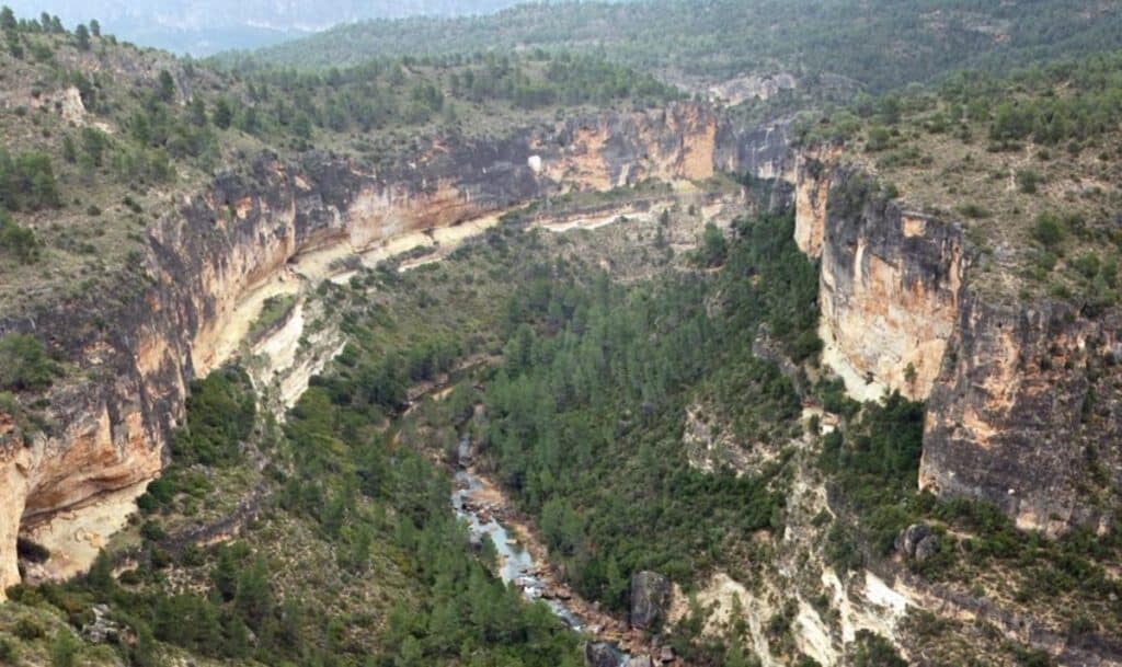 Ecologistas denuncia incumplimientos de caudales ecológicos que amenazan las Hoces del Cabriel, Guadazaón y Ojos de Moya