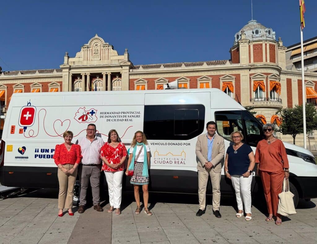La Hermandad de Donantes de Sangre de Ciudad Real estrena nuevo furgón para seguir superando las 200 colectas anuales