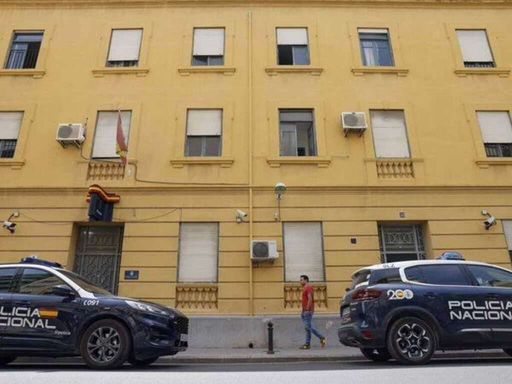 Joven Arrestado en Palma por Compartir Cientos de Contenidos Pedófilos en Plataforma de Red Social 7