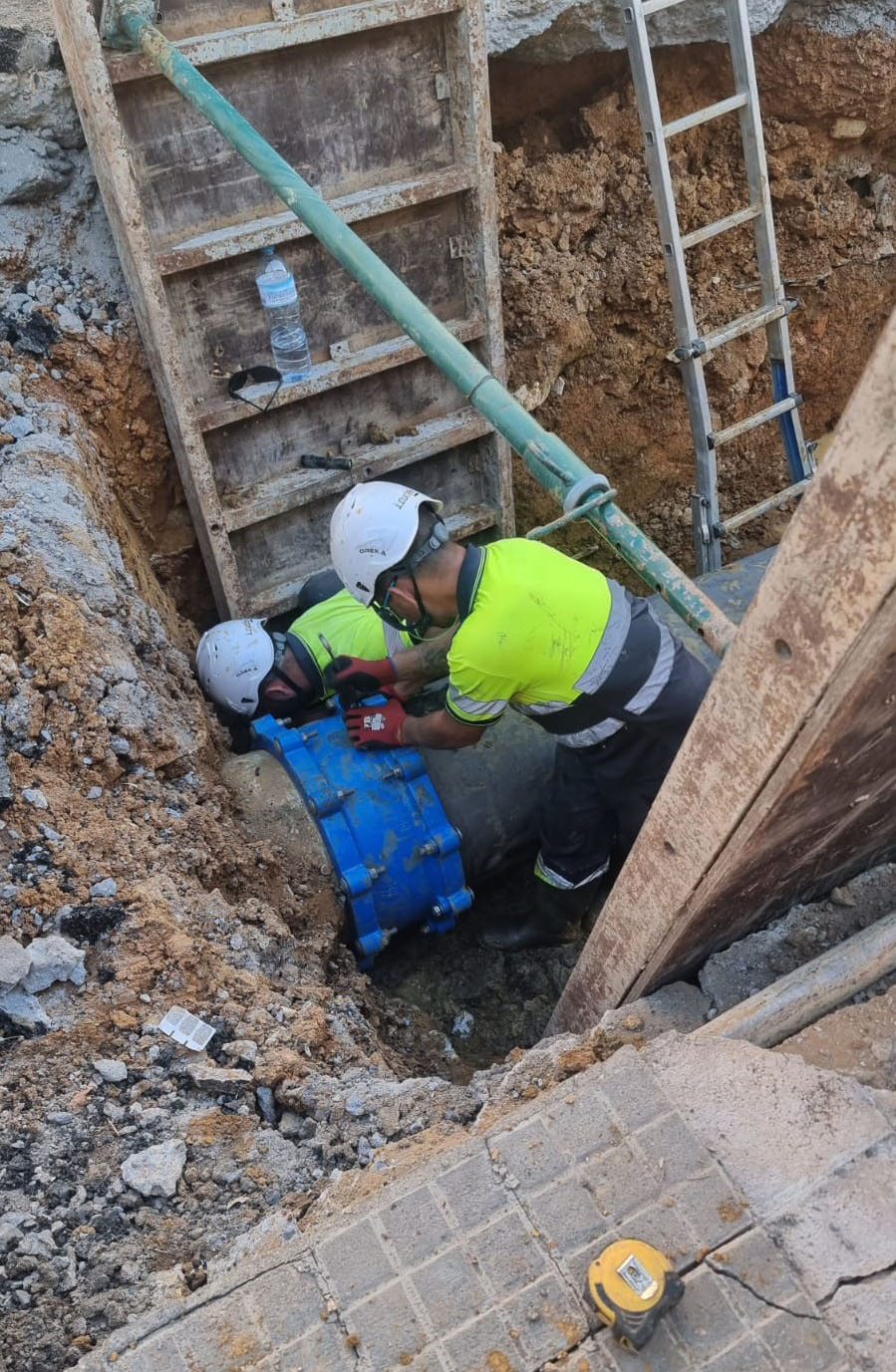 Restablecimiento del servicio de abastecimiento inminente tras la reparación de la avería en la Calle María Auxiliadora 1