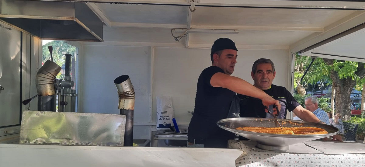 Despertar solidario en Puertollano: 500 vecinos se congregan para una chocolatada en honor a la Virgen de Gracia 3