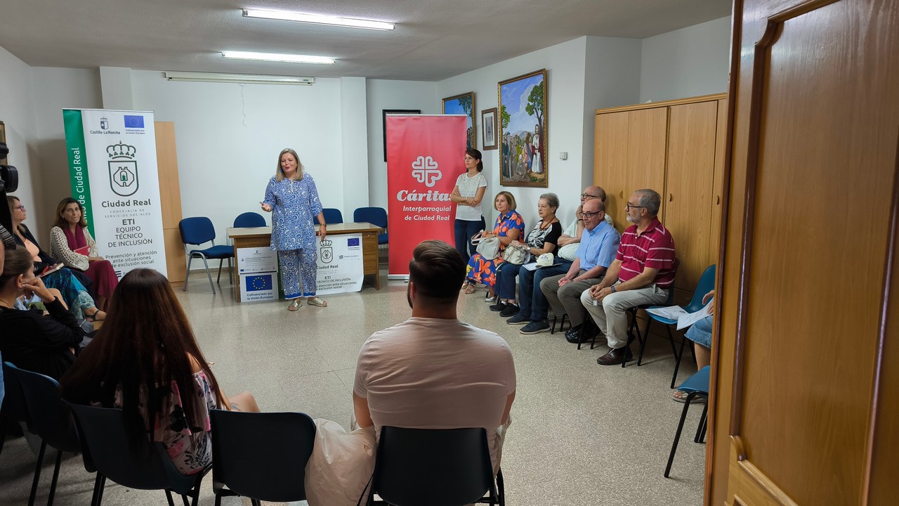 Alumnos en el curso con ONG Cáritas