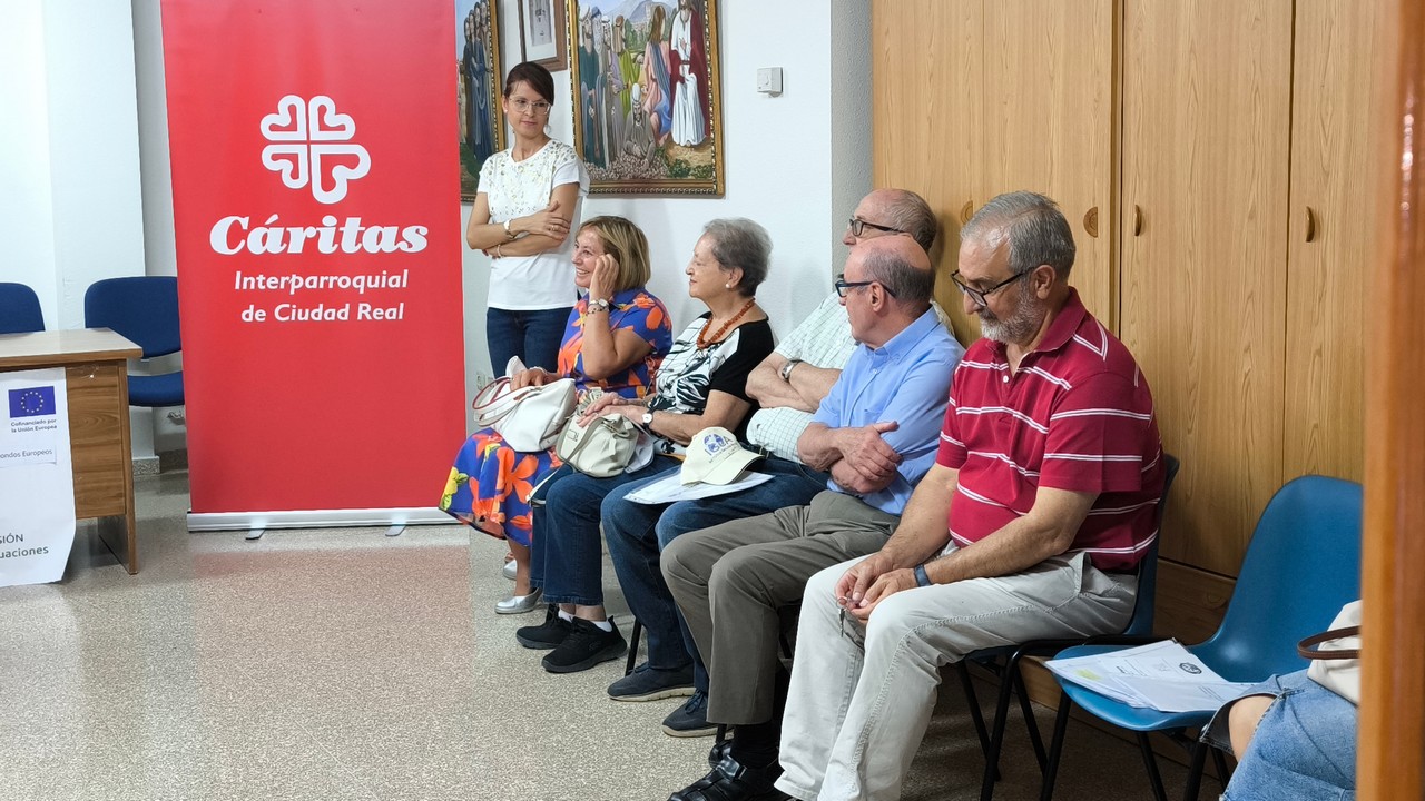 Clase de formación con ONG Cáritas