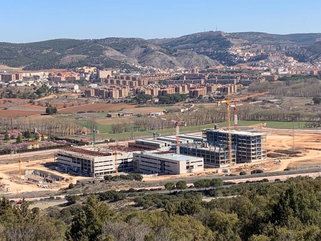 El nuevo hospital de Cuenca abrirá "previsiblemente" en octubre, para que en Semana Santa esté "plenamente operativo"