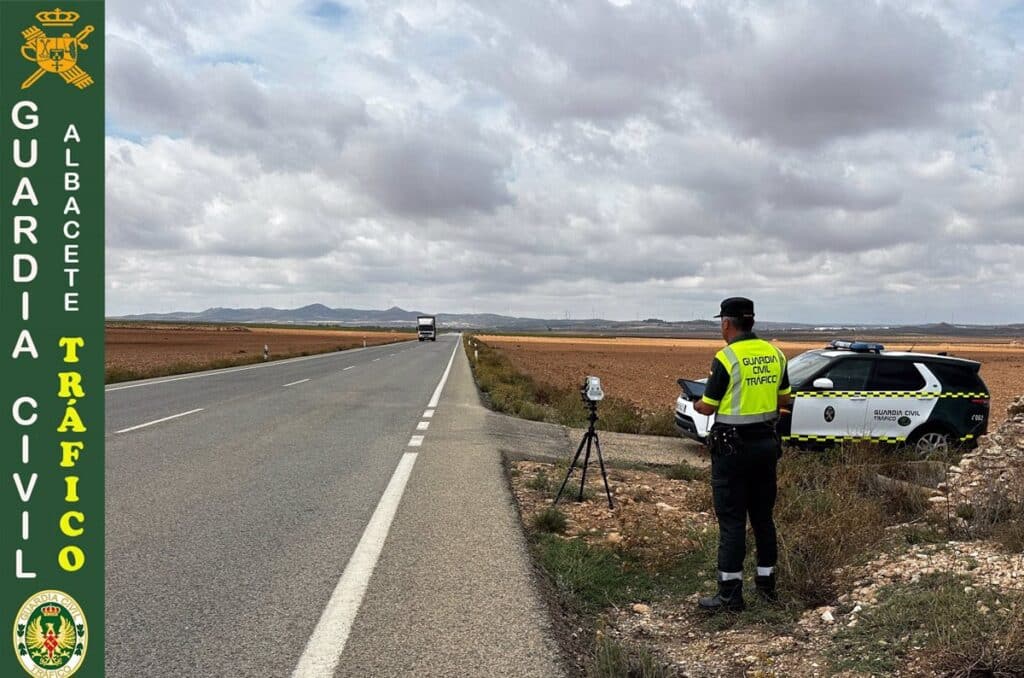 Investigado por conducir a 180km/h por una carretera de Montealegre del Castillo limitada a 90