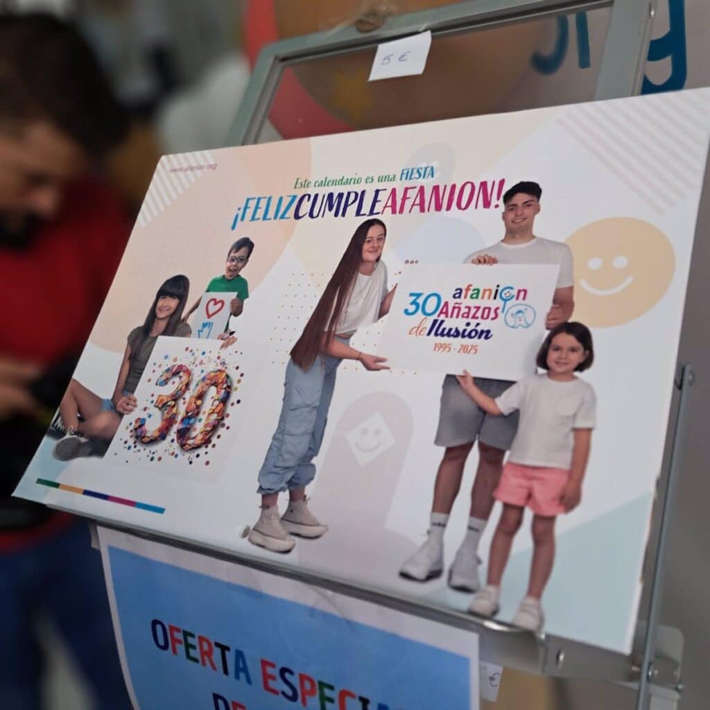 La jornada de feria en Albacete se impregna de la solidaridad del calendario de Afanion