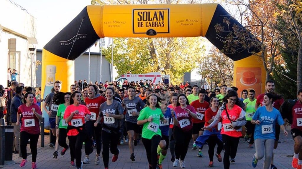 La carrera benéfica de la UCLM 'Campus a Través' se celebrará el 23 de octubre dorsal solidario para Cruz Roja