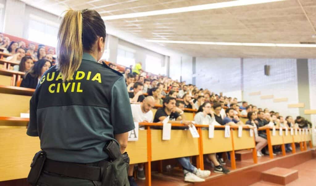 Más de 1.700 personas opositan este fin de semana en C-LM a una de las plazas para ingresar en la Guardia Civil