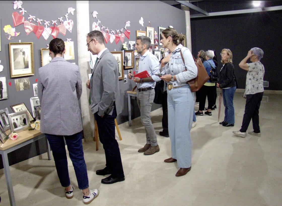 AFAMMER Presenta una Exposición Fotográfica que Celebra la Historia de los Enlaces Matrimoniales 3