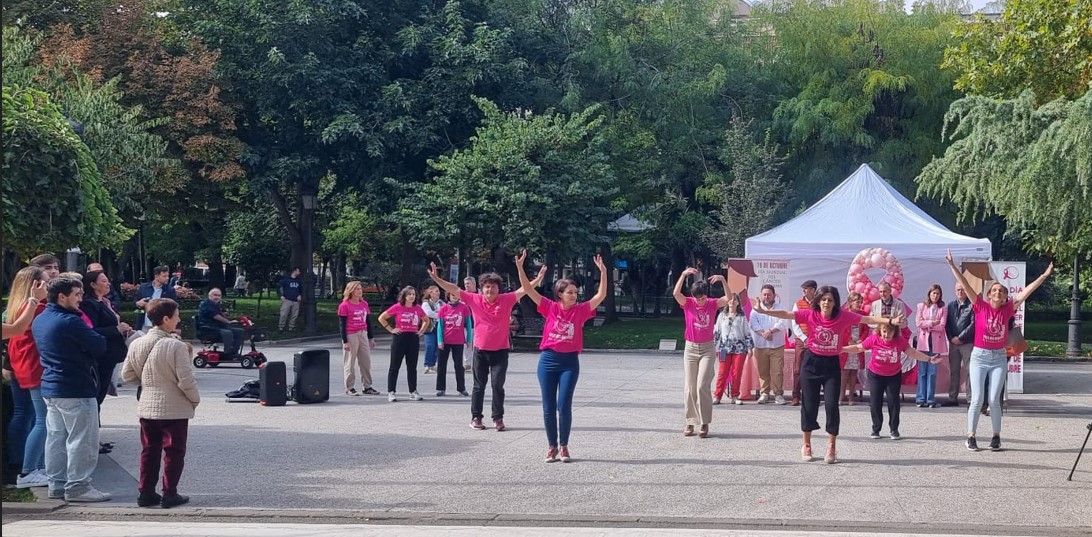 Solidaridad en cifras: Más de 500 voluntarios se unen a la colecta de la Asociación Santa Águeda durante el Día Internacional del Cáncer de Mama 2