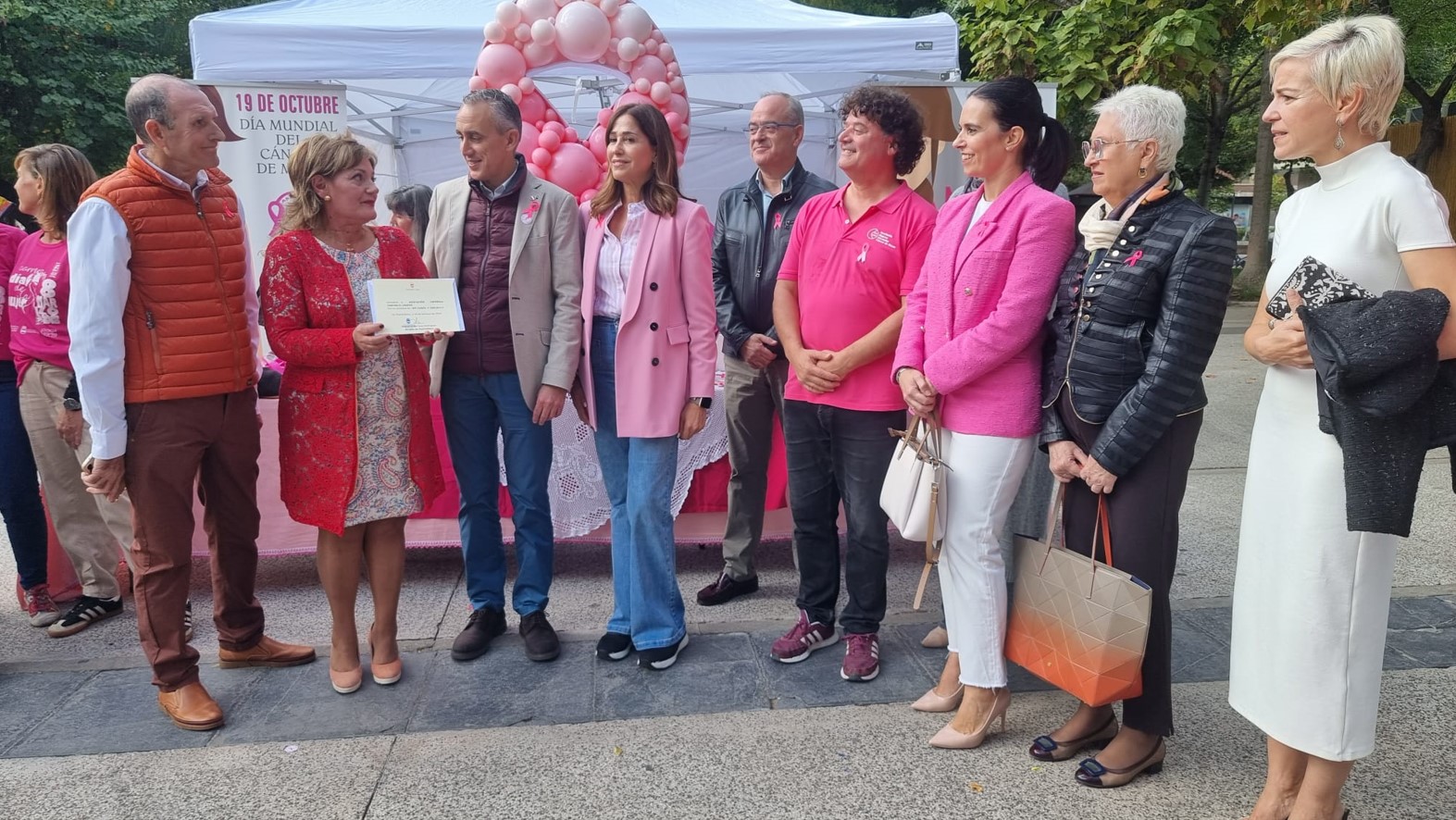 Solidaridad en cifras: Más de 500 voluntarios se unen a la colecta de la Asociación Santa Águeda durante el Día Internacional del Cáncer de Mama 1