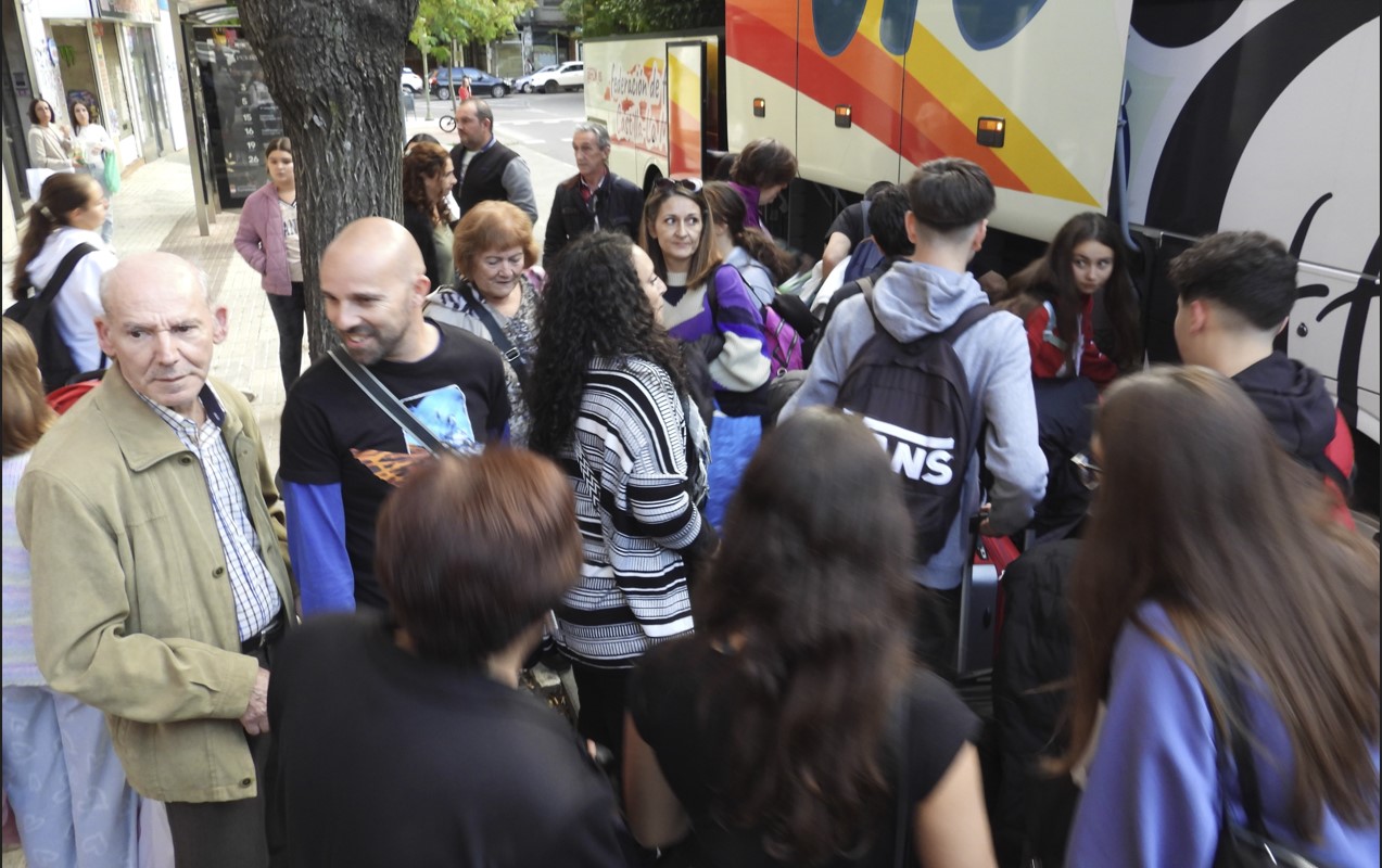 Fomentando la Unidad Cultural: 38 Jóvenes Listos para el Intercambio en Pouzauges este Fin de Semana 3