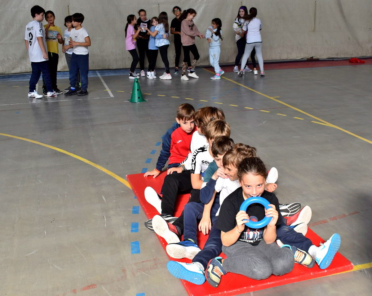 Promoción del Deporte Juvenil: 600 Escolares Descubren el Atletismo con la Iniciativa del Patronato Municipal 6