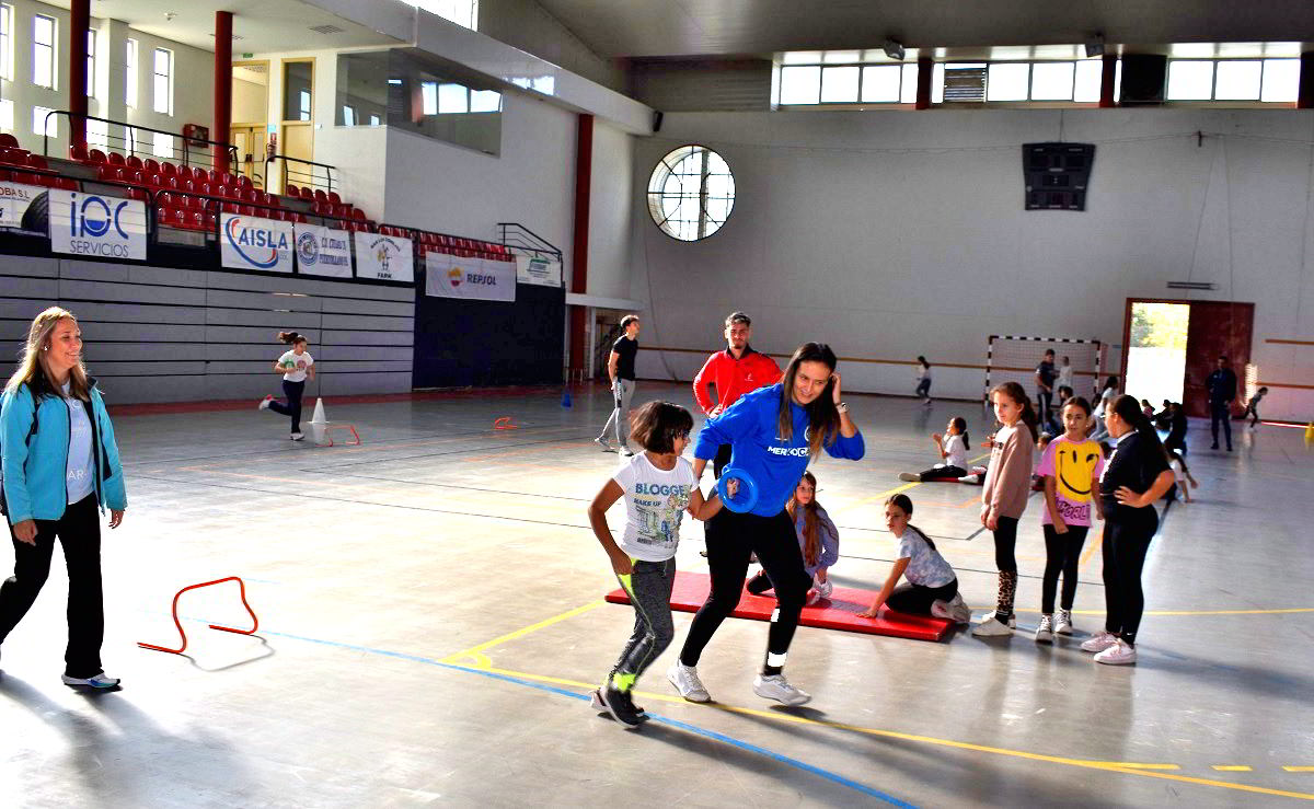 Promoción del Deporte Juvenil: 600 Escolares Descubren el Atletismo con la Iniciativa del Patronato Municipal 5