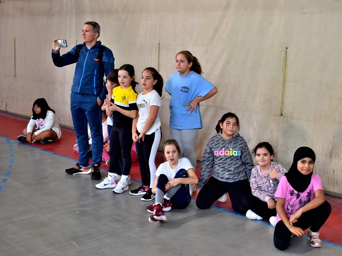 Promoción del Deporte Juvenil: 600 Escolares Descubren el Atletismo con la Iniciativa del Patronato Municipal 9