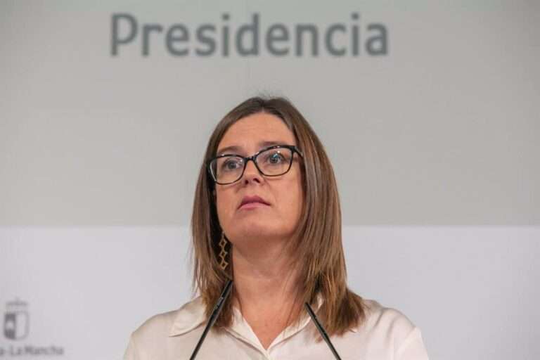 C-LM afea a Feijóo por "prometer" la gratuidad de las escuelas infantiles sin especificar si es con ayudas a la privada