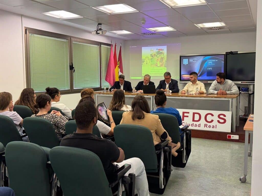 Ciudad Real da la bienvenida a los nuevos universitarios dando a conocer sus servicios municipales y el asociacionismo