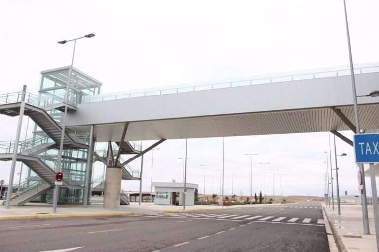 Ciudad Real avisará por carta a Junta de la colocación de vallas para instalar el centro de inmigrantes en el aeropuerto