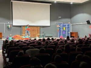 Cuenca conmemora el Día de la Niña con un teatro para concienciar frente a los estereotipos de género