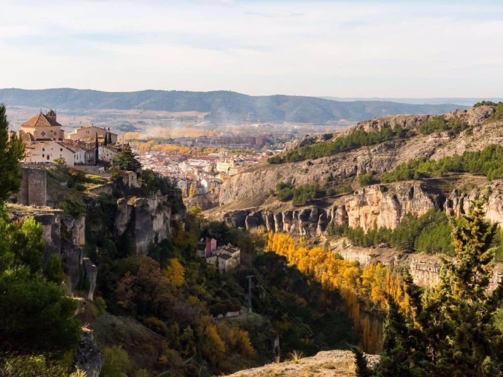 Cuenca recala en Madrid para exhibir su potencial empresaria y ofrece "alfombra roja y tiempo récord" a inversores