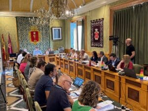 El pleno del Ayuntamiento de Cuenca aprueba un recargo en el IBI a las viviendas desocupadas de los grandes tenedores