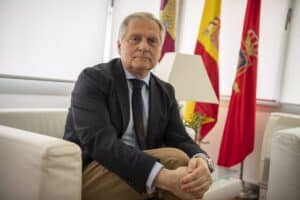 El alcalde de Ciudad Real rechaza que se implante un "campo de concentración para inmigrantes" en el aeropuerto