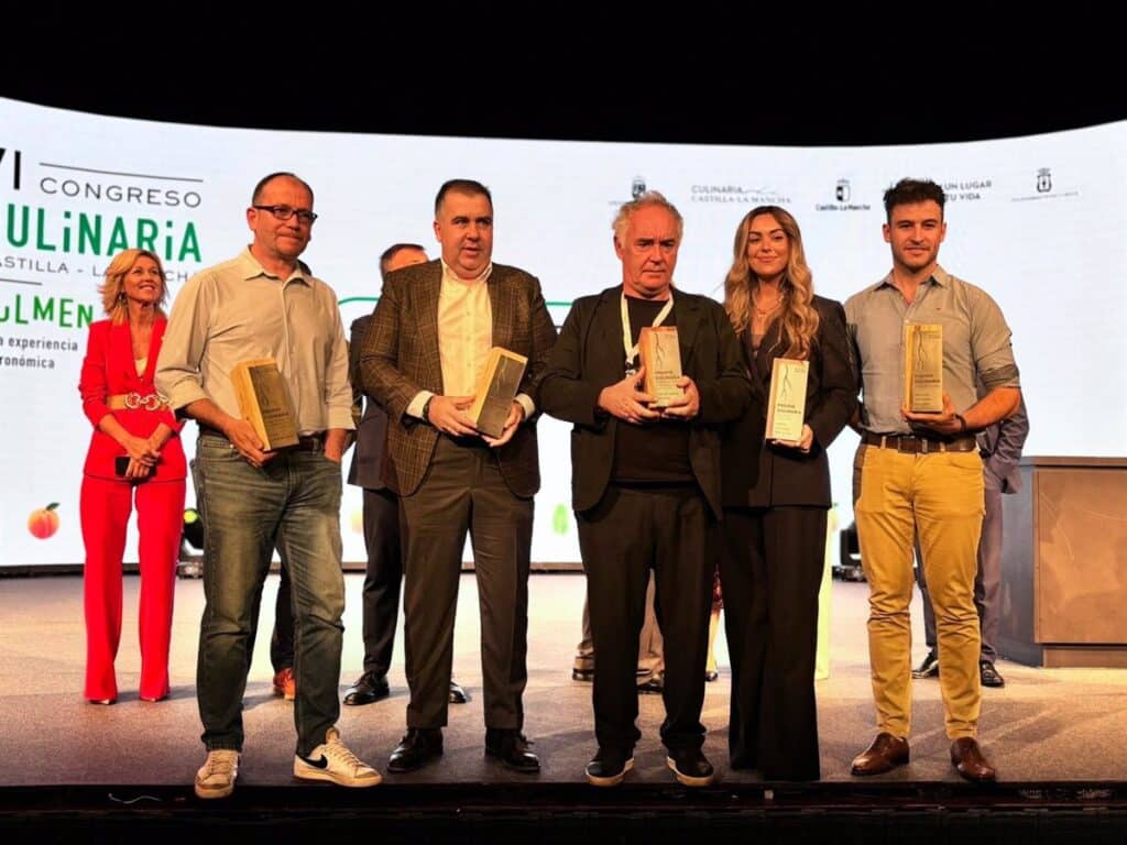 Ferran Adrià pide más becas para estudiantes de cocina durante la recepción en Cuenca del premio Culinaria