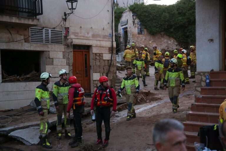 Anuncian que este viernes se incorporará maquinaria pesada a la búsqueda de desaparecidos en Letur