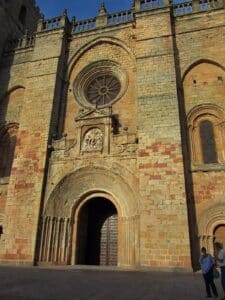 Arrancan las obras de rehabilitación en la torre de las campanas de la catedral de Sigüenza (Guadalajara)