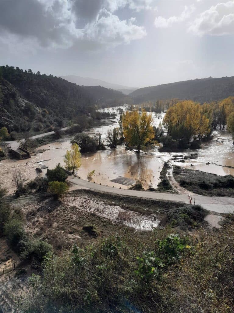 La DANA destroza huertas y deja a Garaballa (Cuenca) sin su principal comunicación con Valencia