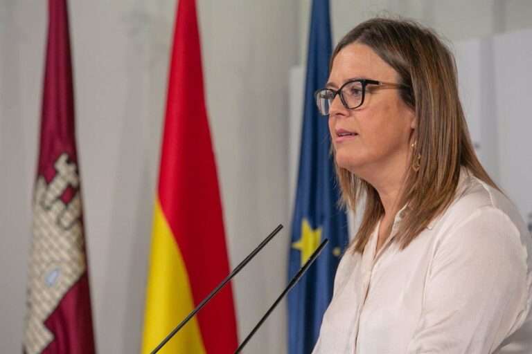 Junta pide a independentistas que argumenten en lugar de insultar a Page: "Ni nos vamos a callar ni nos la van a colar"