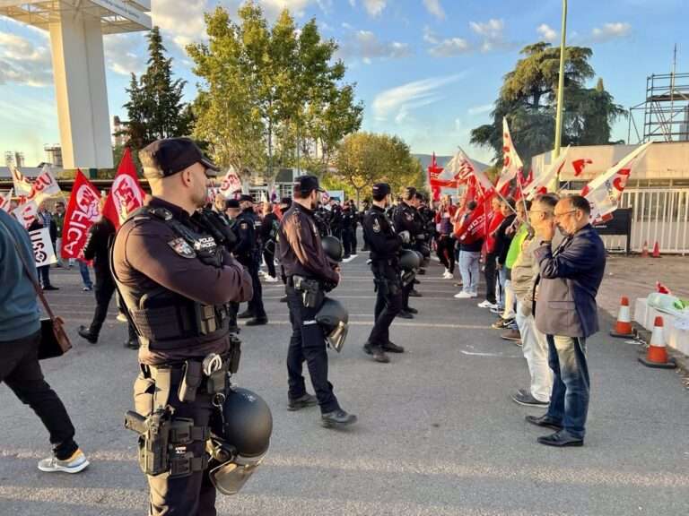 La totalidad de la plantilla de Navec en Puertollano secunda la huelga indefinida contra el ERE