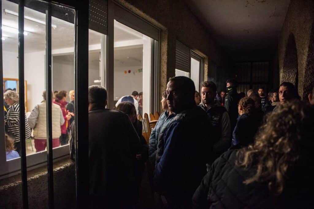 Unos 40 vecinos de Letur pasarán la noche en el colegio y parte del pueblo se encuentra sin luz ni cobertura