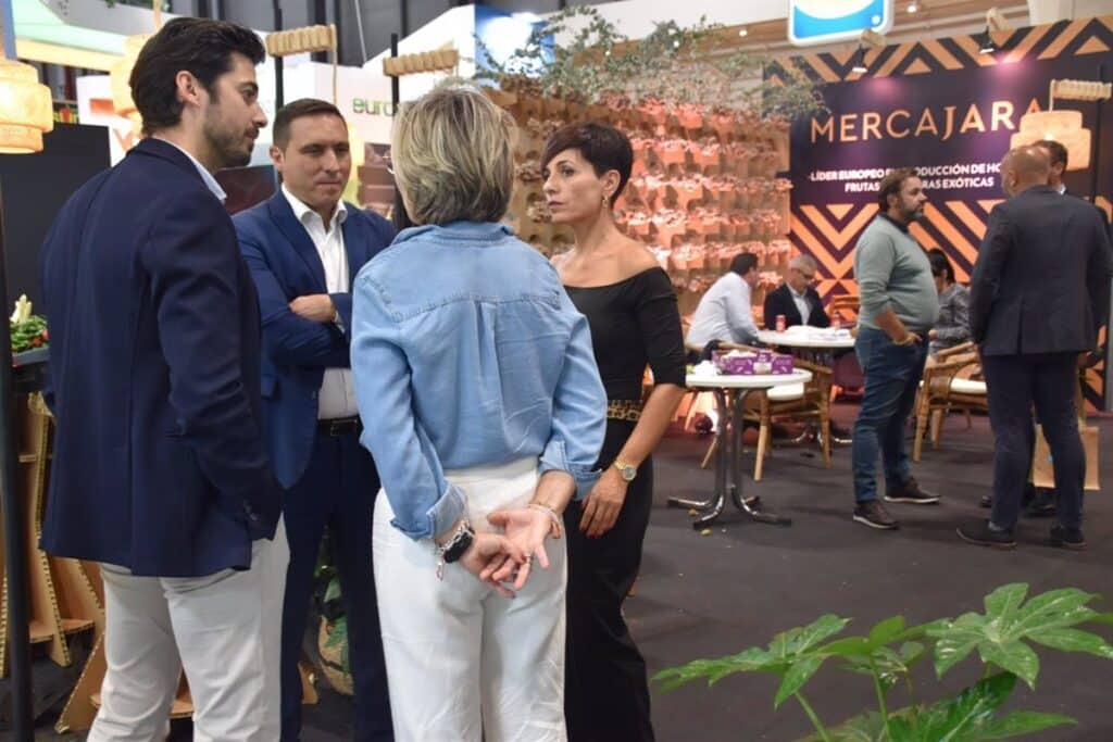 Martínez Chana destaca el potencial del sector agroalimentario durante su visita a Fruit Attraction en Madrid