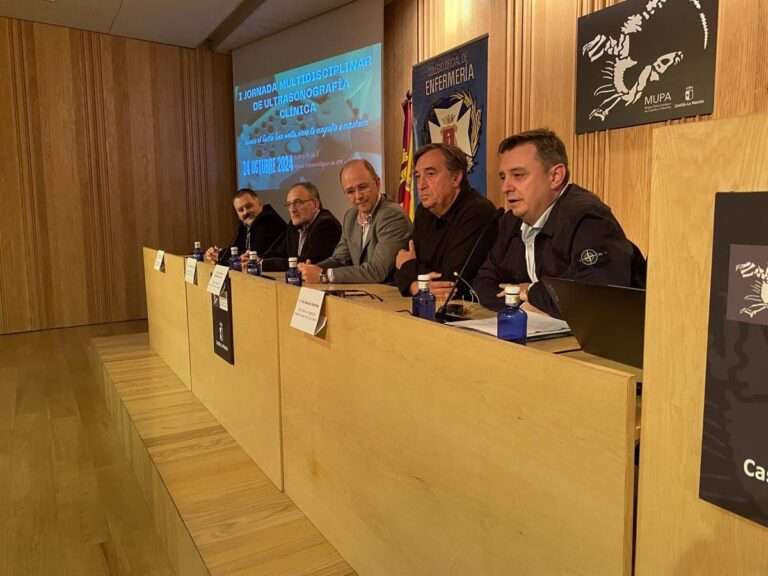 Más de 160 médicos y enfermeros se forman en Cuenca en el manejo de la ecografía clínica